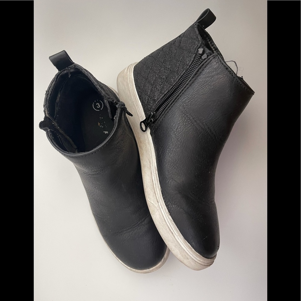 Girls boots
